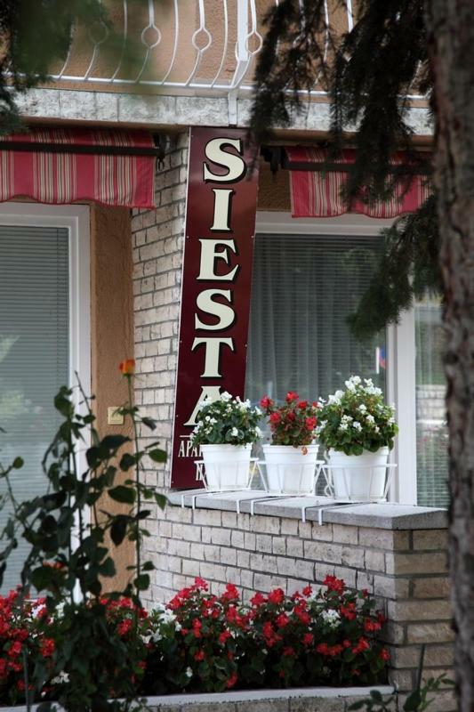 Siesta Apartmanhaz Balatonfuered Exterior foto