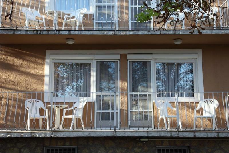 Siesta Apartmanhaz Balatonfuered Exterior foto