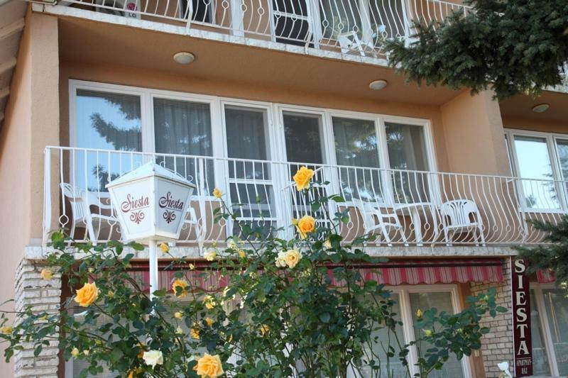 Siesta Apartmanhaz Balatonfuered Exterior foto